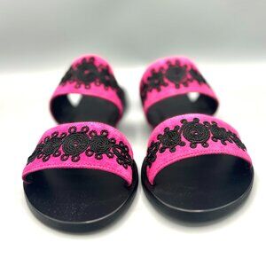 Fuksia Embroidered Leather Sandals